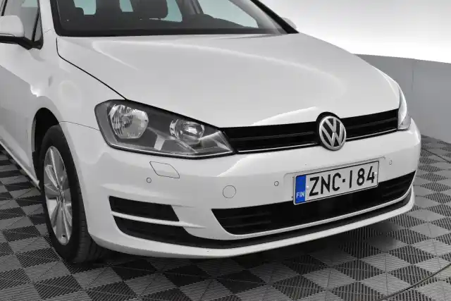 Valkoinen Farmari, Volkswagen Golf – ZNC-184