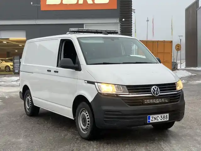 Valkoinen Pakettiauto, Volkswagen Transporter – ZNC-388