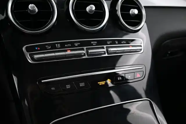 Musta Maastoauto, Mercedes-Benz GLC – ZNC-419
