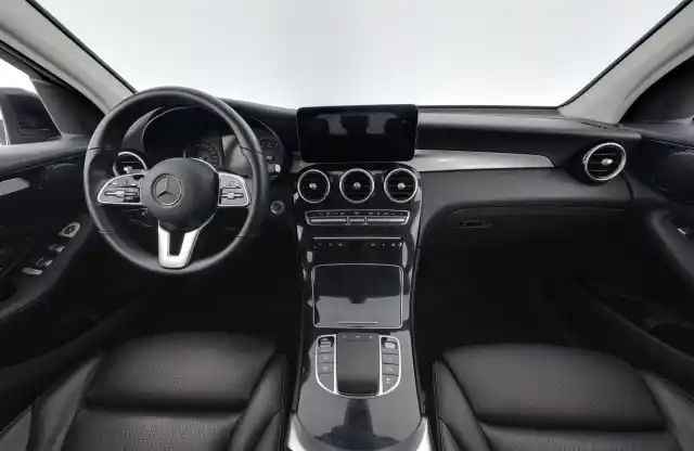 Musta Maastoauto, Mercedes-Benz GLC – ZNC-419