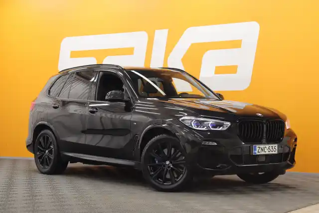 Musta Maastoauto, BMW X5 – ZNC-535