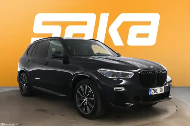 Musta Maastoauto, BMW X5 – ZNE-101