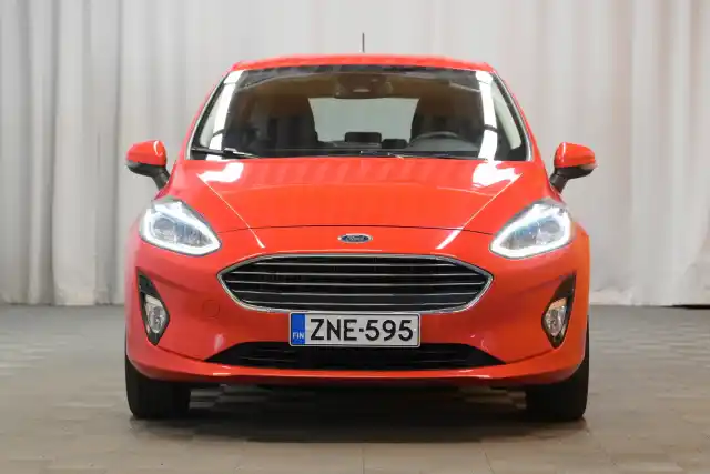 Punainen Viistoperä, Ford Fiesta – ZNE-595