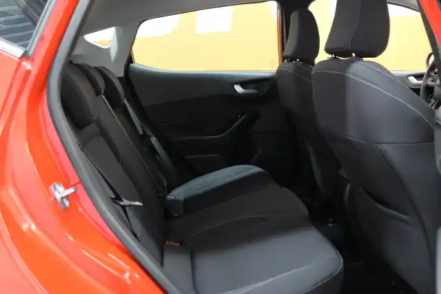 Punainen Viistoperä, Ford Fiesta – ZNE-595