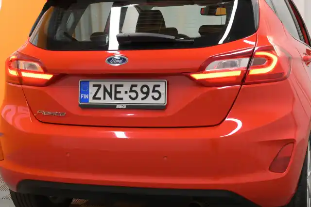 Punainen Viistoperä, Ford Fiesta – ZNE-595