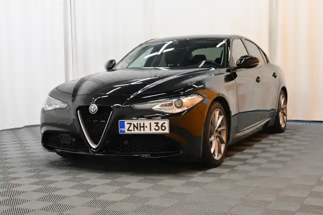 Musta Sedan, Alfa Romeo Giulia – ZNH-136