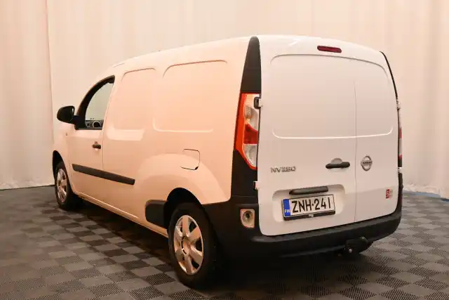 Valkoinen Pakettiauto, Nissan NV250 – ZNH-241