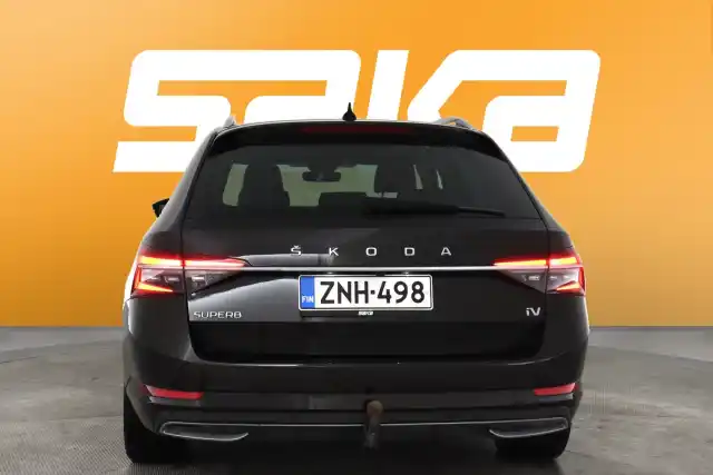 Ruskea Farmari, Skoda Superb – ZNH-498