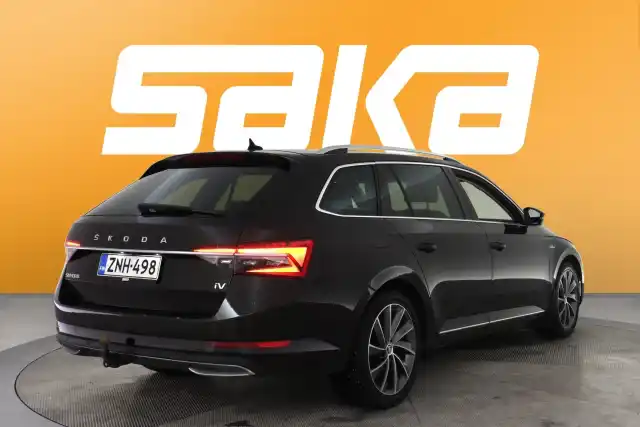 Ruskea Farmari, Skoda Superb – ZNH-498