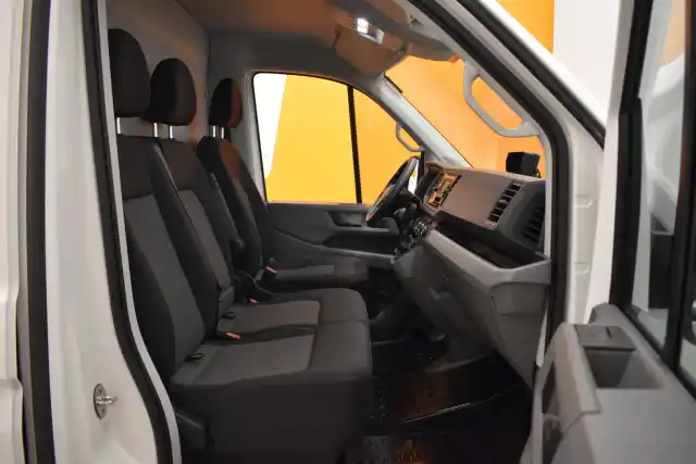 Valkoinen Pakettiauto, Volkswagen Crafter – ZNK-319