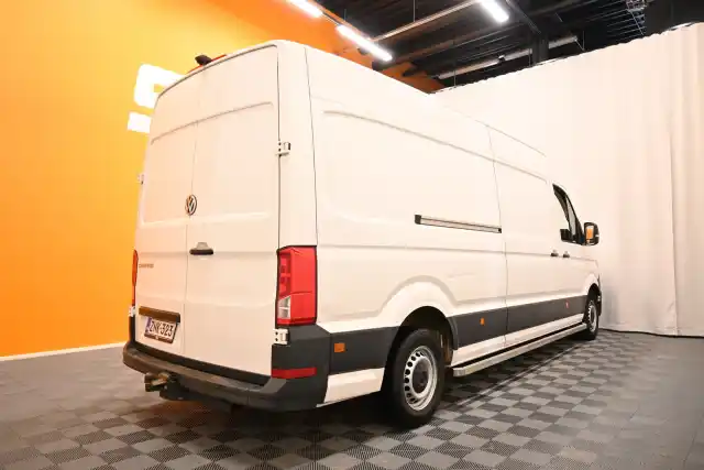 Valkoinen Pakettiauto, Volkswagen Crafter – ZNK-323