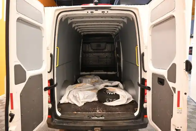 Valkoinen Pakettiauto, Volkswagen Crafter – ZNK-323