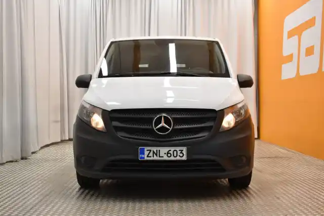 Valkoinen Pakettiauto, Mercedes-Benz Vito – ZNL-603