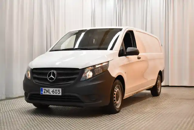 Valkoinen Pakettiauto, Mercedes-Benz Vito – ZNL-603