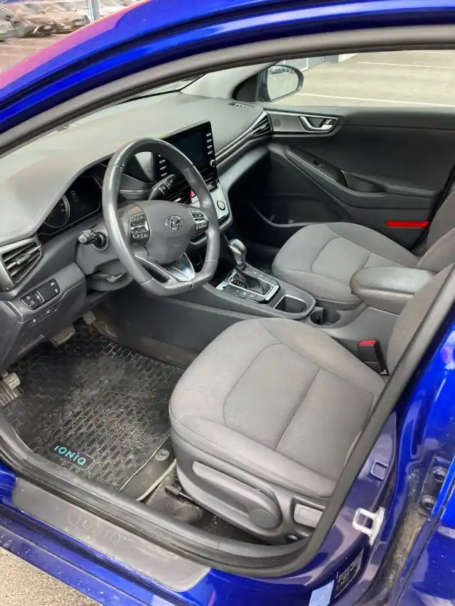 Sininen Viistoperä, Hyundai IONIQ hybrid – ZNL-727