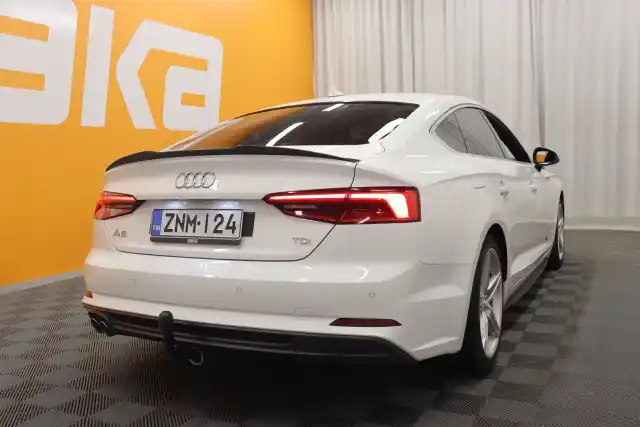 Valkoinen Viistoperä, Audi A5 – ZNM-124