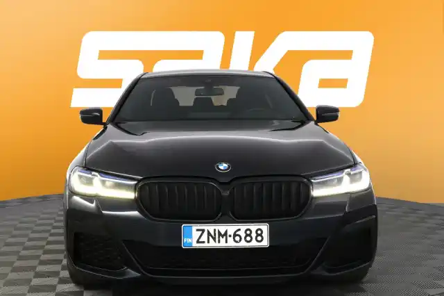 Musta Sedan, BMW 530 – ZNM-688