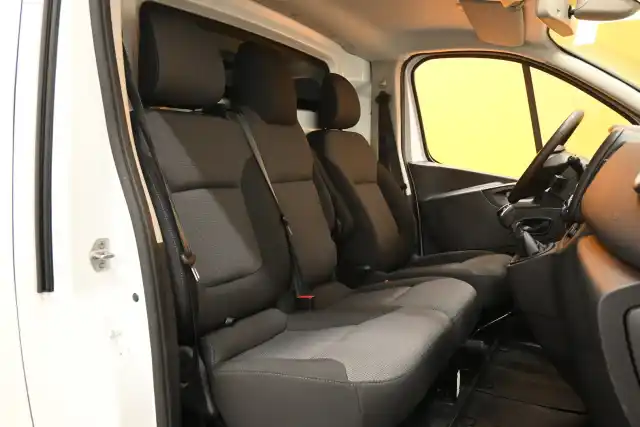 Valkoinen Pakettiauto, Renault Trafic – ZNM-806