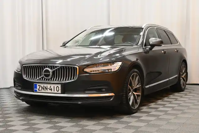 Harmaa Farmari, Volvo V90 – ZNN-410