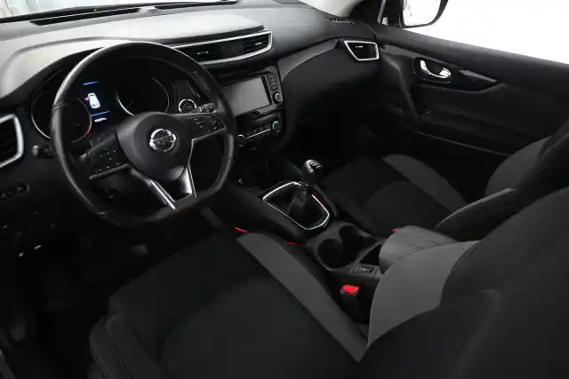 Harmaa Maastoauto, Nissan Qashqai – ZNO-168
