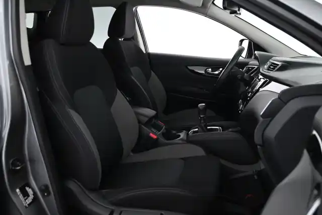 Harmaa Maastoauto, Nissan Qashqai – ZNO-168