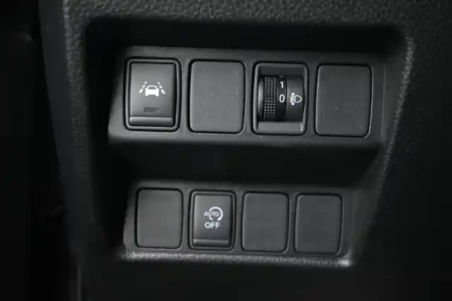 Harmaa Maastoauto, Nissan Qashqai – ZNO-168