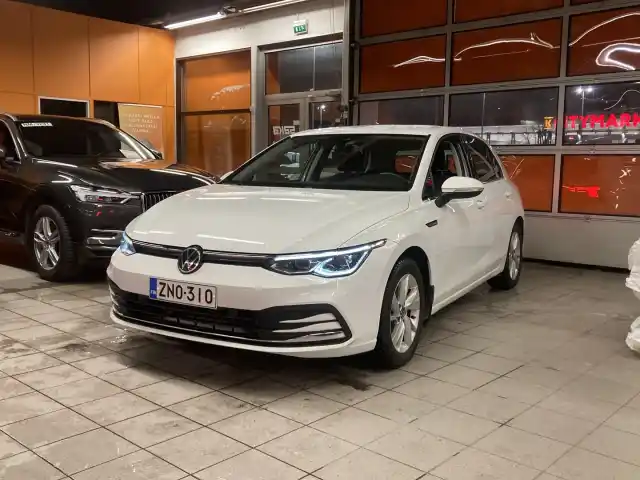 Valkoinen Viistoperä, Volkswagen Golf – ZNO-310