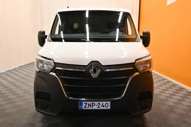 Valkoinen Pakettiauto, Renault Master – ZNP-240