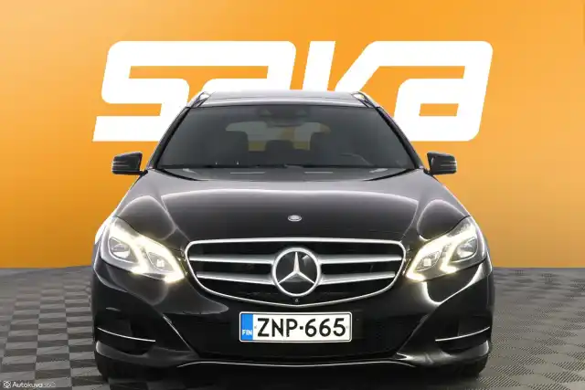 Musta Farmari, Mercedes-Benz E – ZNP-665