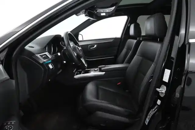 Musta Farmari, Mercedes-Benz E – ZNP-665