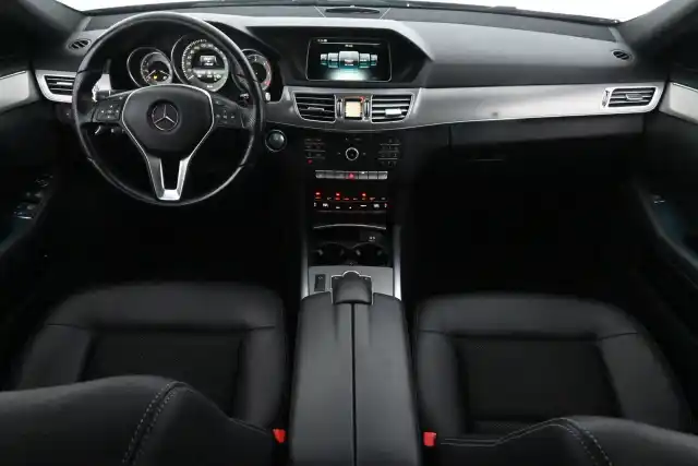 Musta Farmari, Mercedes-Benz E – ZNP-665
