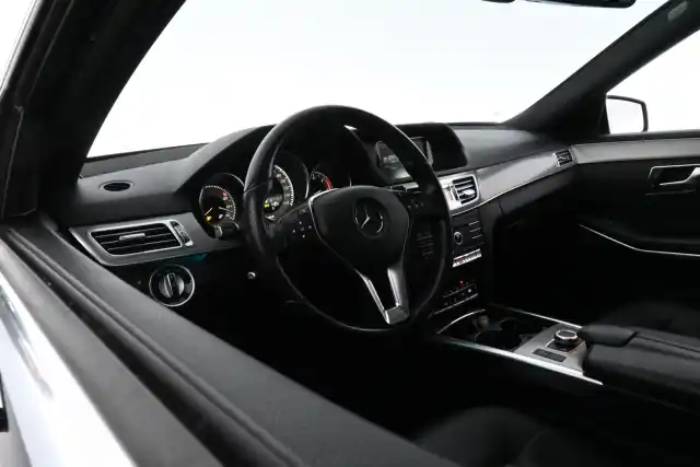 Musta Farmari, Mercedes-Benz E – ZNP-665