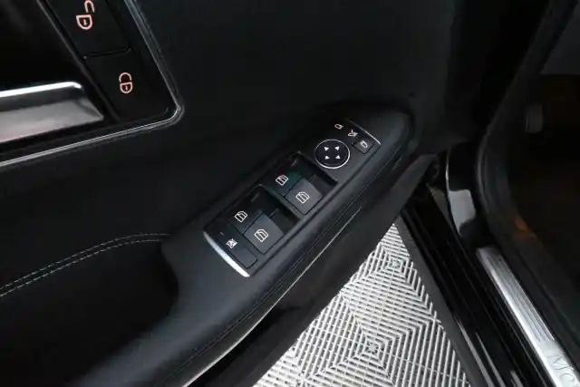Musta Farmari, Mercedes-Benz E – ZNP-665