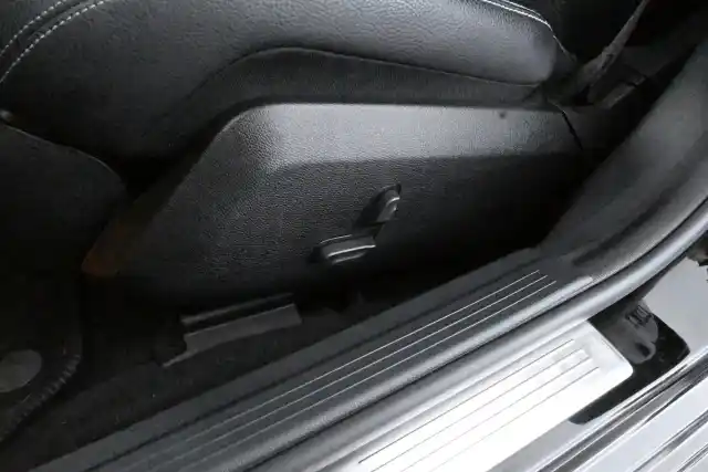 Musta Farmari, Mercedes-Benz E – ZNP-665