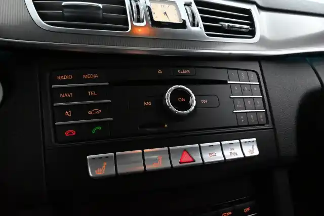 Musta Farmari, Mercedes-Benz E – ZNP-665