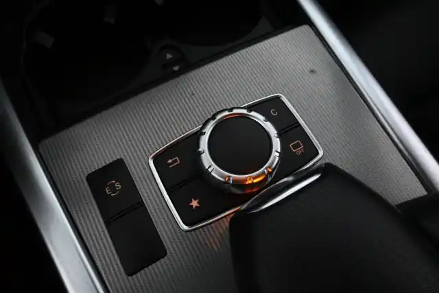 Musta Farmari, Mercedes-Benz E – ZNP-665