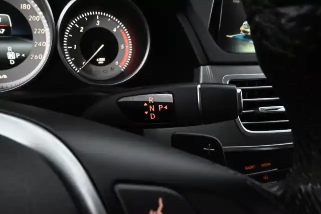 Musta Farmari, Mercedes-Benz E – ZNP-665
