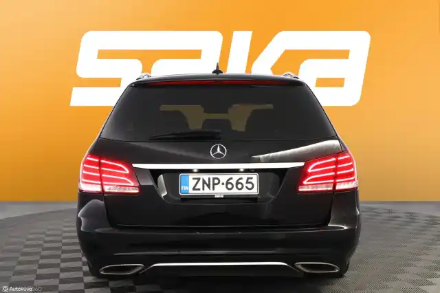 Musta Farmari, Mercedes-Benz E – ZNP-665