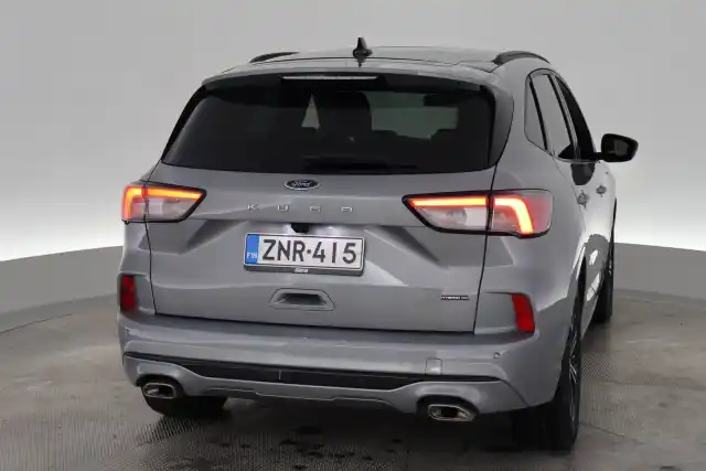 Harmaa Maastoauto, Ford Kuga – ZNR-415