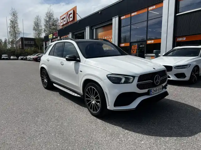 Valkoinen Maastoauto, Mercedes-Benz GLE – ZNR-596