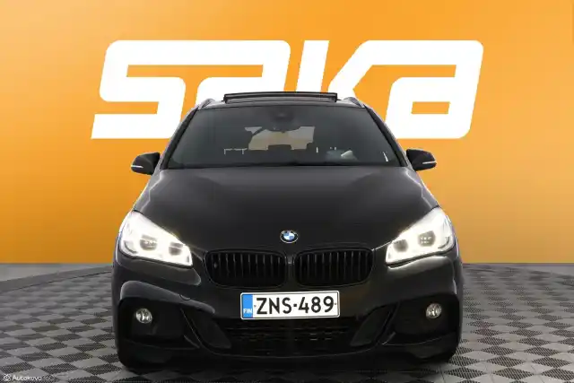 Musta Tila-auto, BMW 225 – ZNS-489