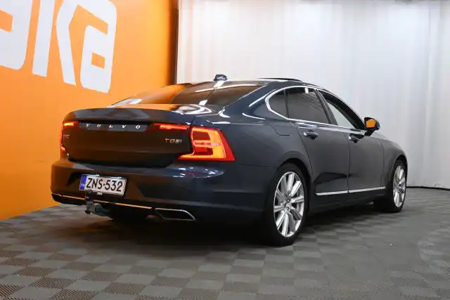 Sininen Sedan, Volvo S90 – ZNS-532