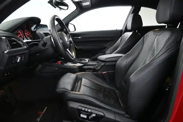 Punainen Coupe, BMW M240i – ZNT-206