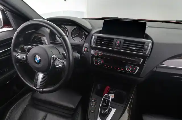 Punainen Coupe, BMW M240i – ZNT-206