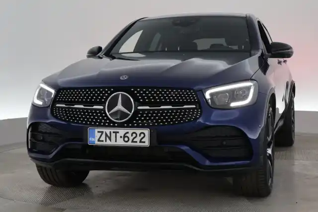 Sininen Maastoauto, Mercedes-Benz GLC – ZNT-622