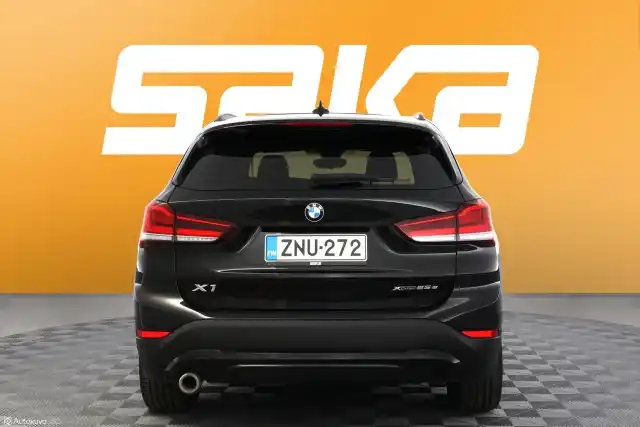 Musta Maastoauto, BMW X1 – ZNU-272