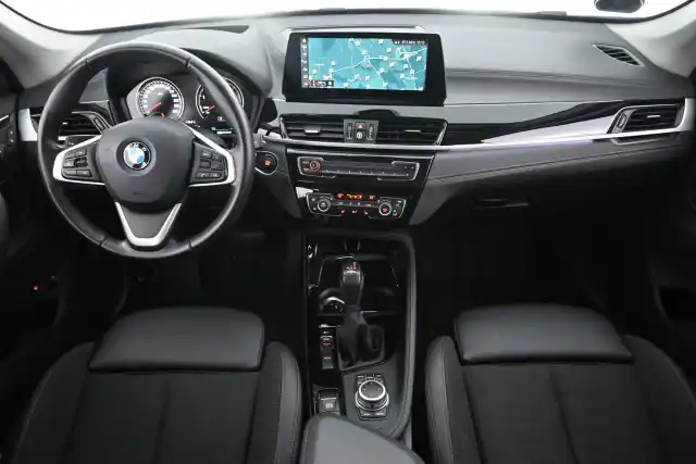 Musta Maastoauto, BMW X1 – ZNU-272