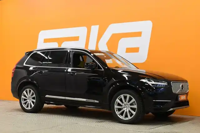 Musta Maastoauto, Volvo XC90 – ZNU-555