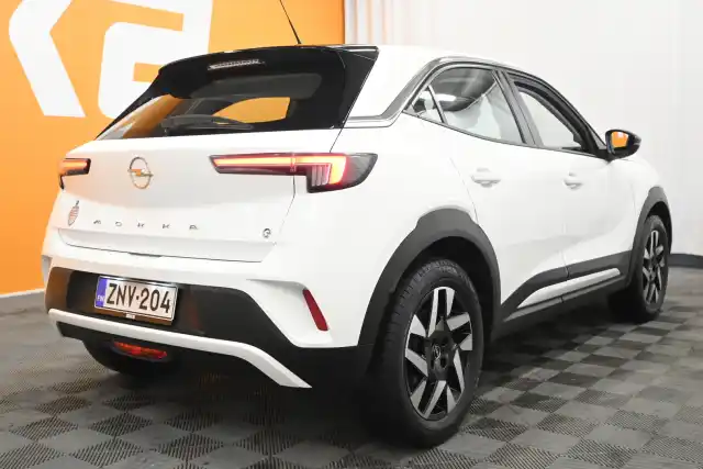 Valkoinen Maastoauto, Opel Mokka-e – ZNV-204