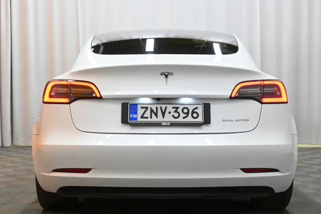 Valkoinen Sedan, Tesla Model 3 – ZNV-396